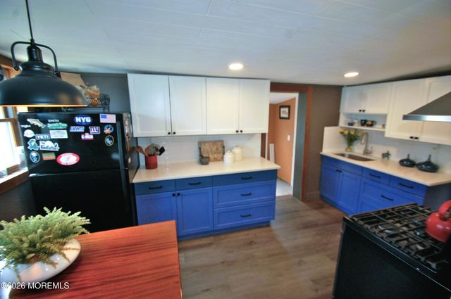 832 6th Street, Union Beach, NJ 07735