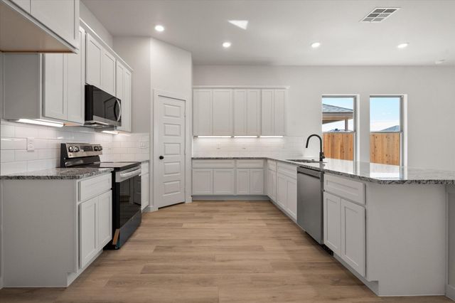 701 E 30th Street, Wolfforth, TX 79382