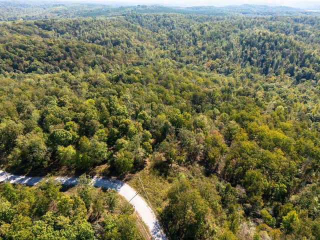 33 Vista Ridge Dr, Stewart, TN 37175