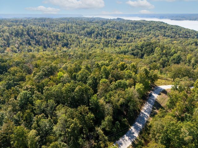 33 Vista Ridge Dr, Stewart, TN 37175