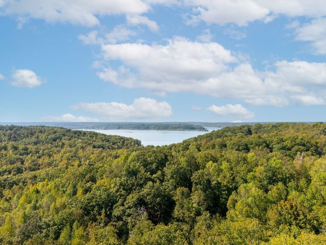 33 Vista Ridge Dr, Stewart, TN 37175