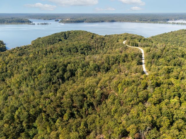 33 Vista Ridge Dr, Stewart, TN 37175