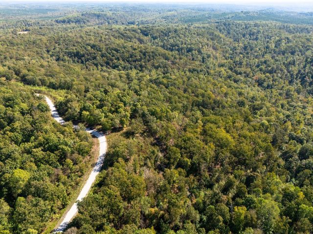 33 Vista Ridge Dr, Stewart, TN 37175