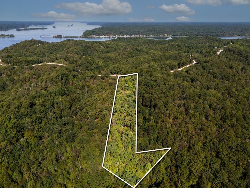 33 Vista Ridge Dr, Stewart, TN 37175