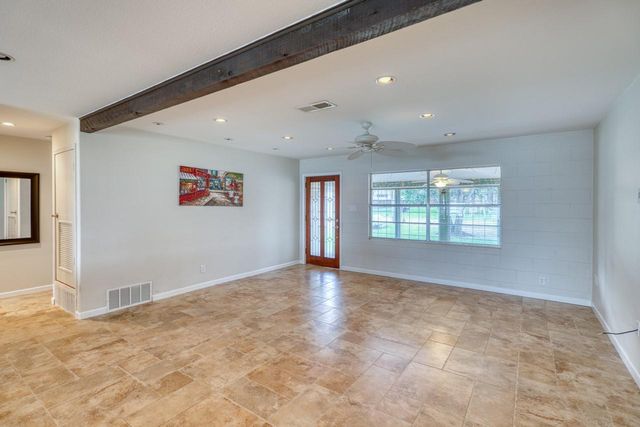 336 Carlson CIR, Buchanan Dam, TX 78609