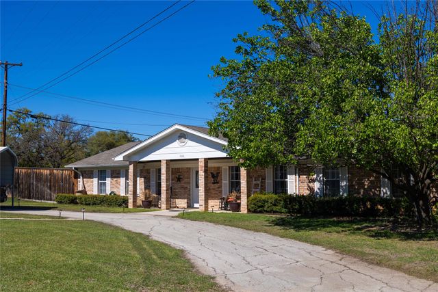 1600 Shaw Drive, Brownwood, TX 76801