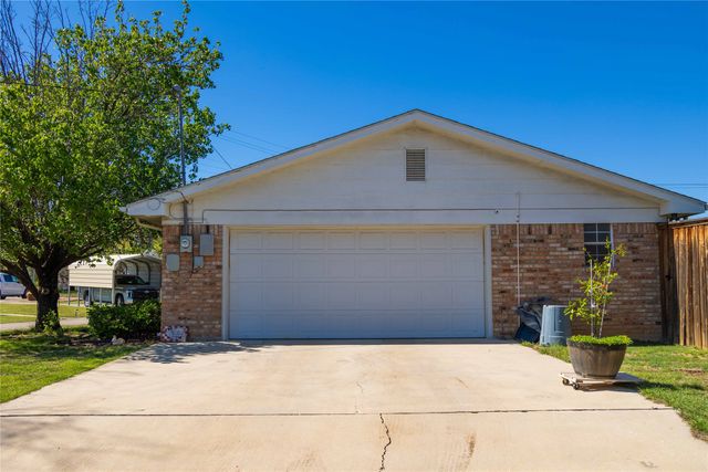 1600 Shaw Drive, Brownwood, TX 76801