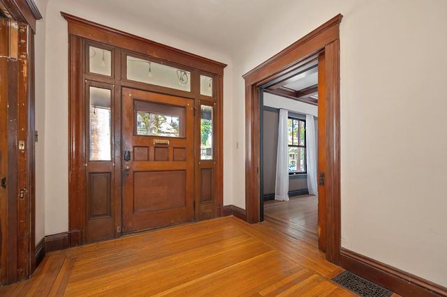 2230 Capitol Ave, Sacramento, CA 95816