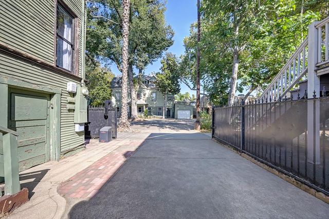 2230 Capitol Ave, Sacramento, CA 95816
