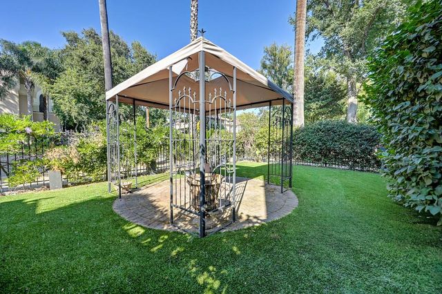 2230 Capitol Ave, Sacramento, CA 95816