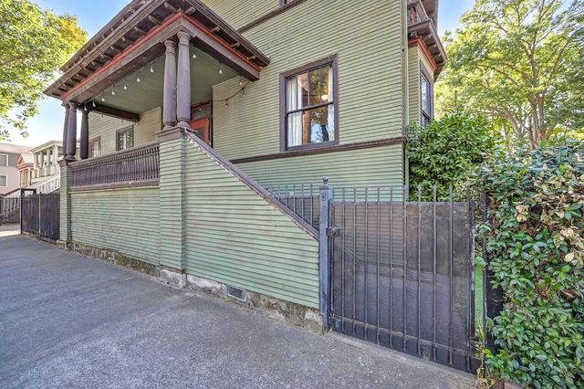 2230 Capitol Ave, Sacramento, CA 95816