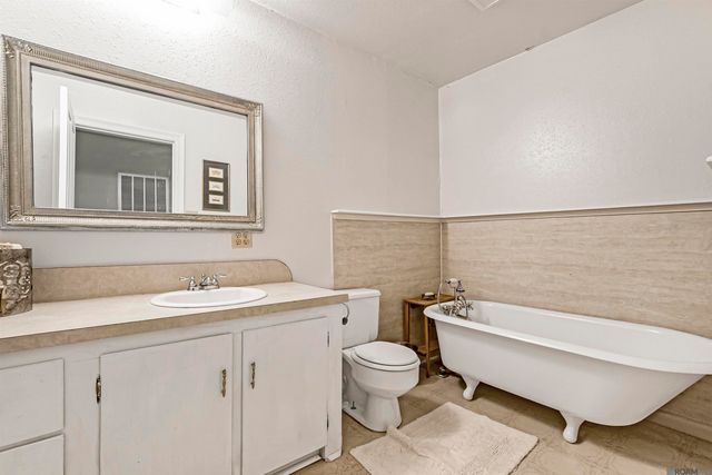 207 Poydras St, New Roads, LA 70760