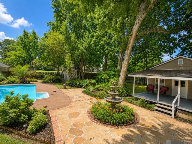 207 Poydras St, New Roads, LA 70760