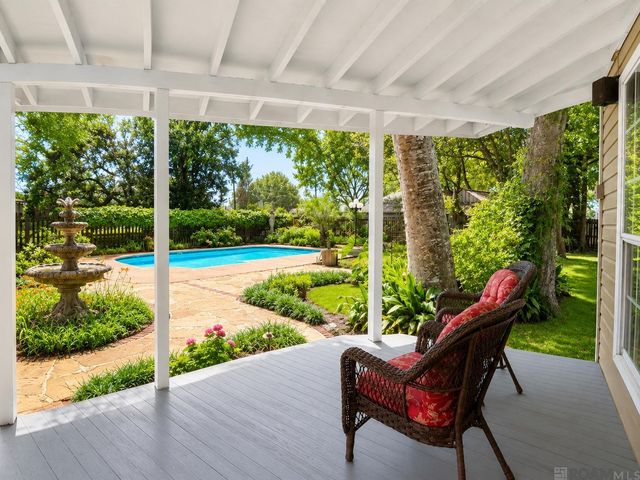 207 Poydras St, New Roads, LA 70760