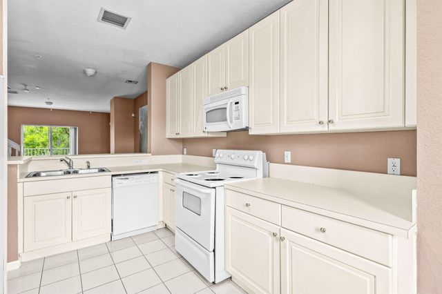 1747 NE 6th Street, Boynton Beach, FL 33435