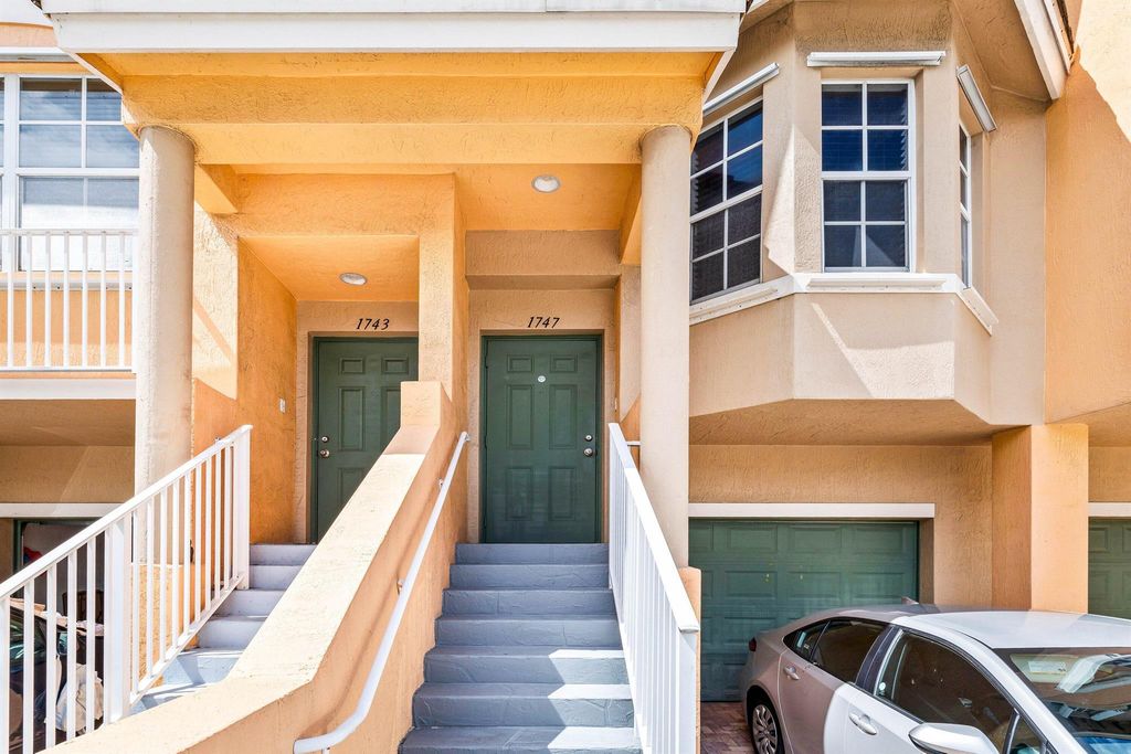 1747 NE 6th Street, Boynton Beach, FL 33435