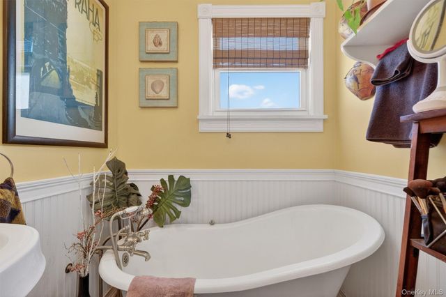 8 Bartlett Street, Ellenville, NY 12428