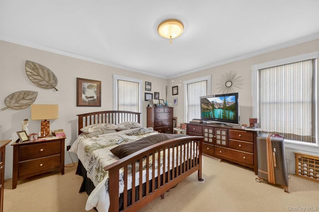 8 Bartlett Street, Ellenville, NY 12428