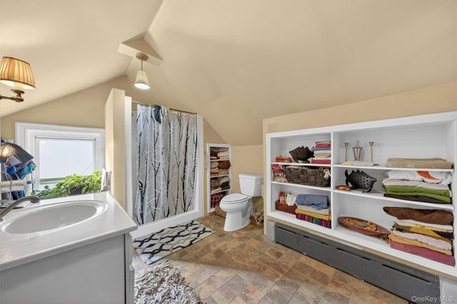 8 Bartlett Street, Ellenville, NY 12428