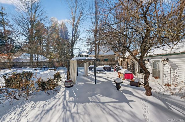 8 Bartlett Street, Ellenville, NY 12428