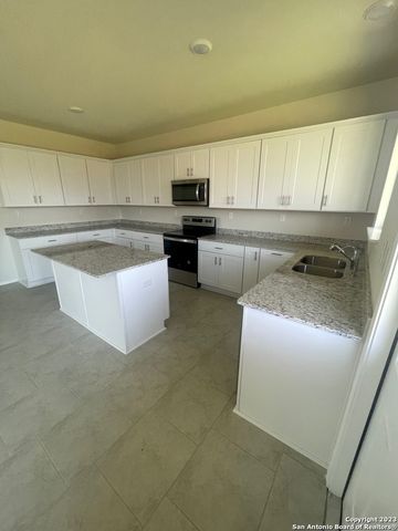 10606 MEXIA AVE, San Antonio, TX 78252