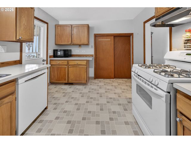 5535 Se FLAVEL St, Portland, OR 97206