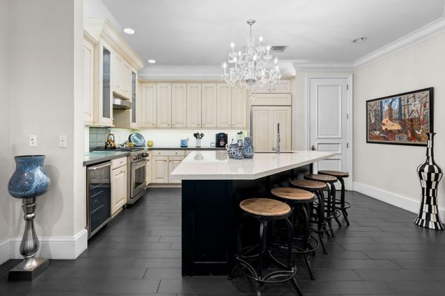 645 NE 17th Way 645, Fort Lauderdale, FL 33304