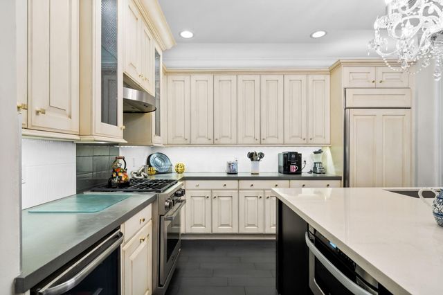 645 NE 17th Way 645, Fort Lauderdale, FL 33304