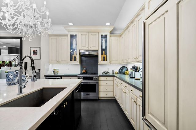 645 NE 17th Way 645, Fort Lauderdale, FL 33304