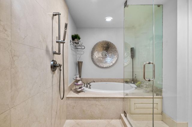 645 NE 17th Way 645, Fort Lauderdale, FL 33304