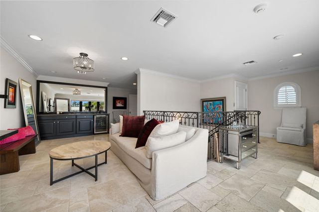 645 NE 17th Way 645, Fort Lauderdale, FL 33304