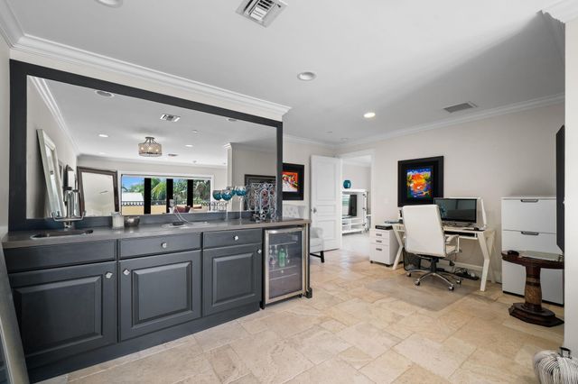 645 NE 17th Way 645, Fort Lauderdale, FL 33304