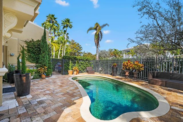 645 NE 17th Way 645, Fort Lauderdale, FL 33304