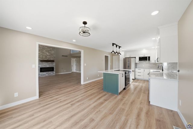 6411 SW 64th St, Auburn, KS 66402