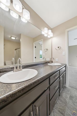 6411 SW 64th St, Auburn, KS 66402