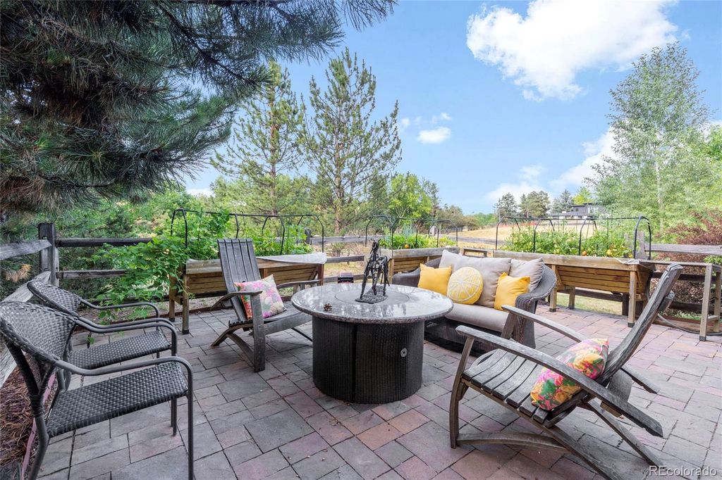 Image 11 of property listing at 5340 S Race Court, Greenwood Village, CO 80121