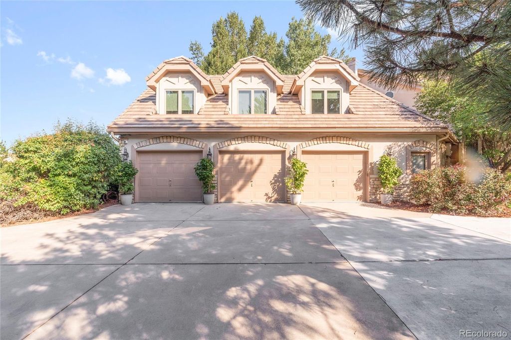 Image 6 of property listing at 5340 S Race Court, Greenwood Village, CO 80121