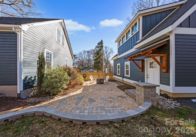 143 E Stewart Avenue, Mooresville, NC 28115