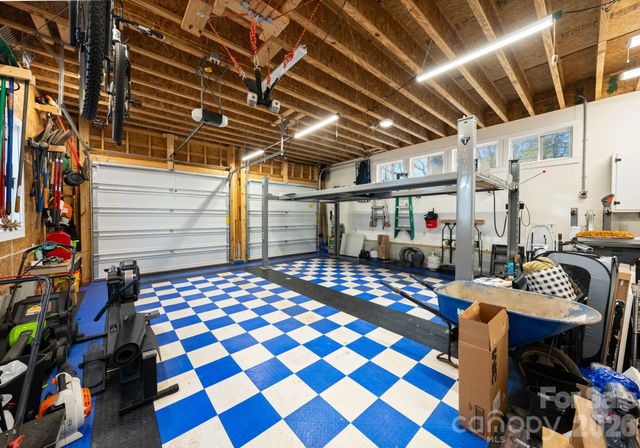 143 E Stewart Avenue, Mooresville, NC 28115