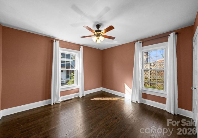 143 E Stewart Avenue, Mooresville, NC 28115