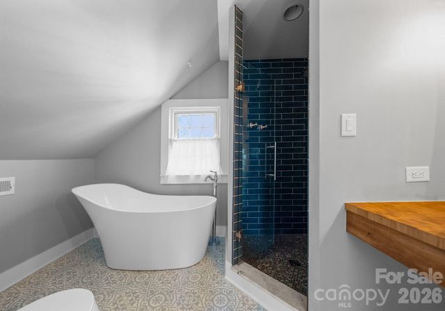 143 E Stewart Avenue, Mooresville, NC 28115