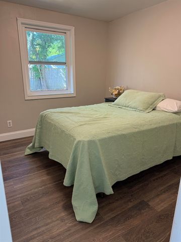 5006 delbrook Avenue, Lansing, MI 48910