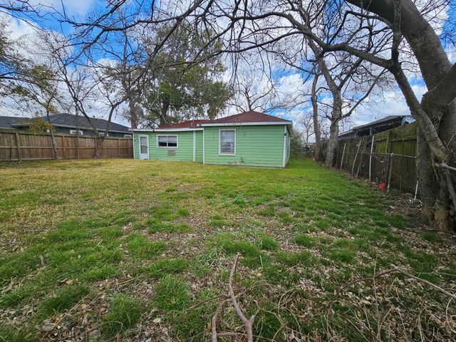 1308 Pecan Dr, Pasadena, TX 77502