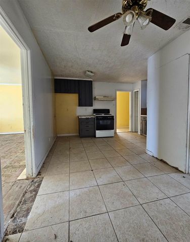 1308 Pecan Dr, Pasadena, TX 77502