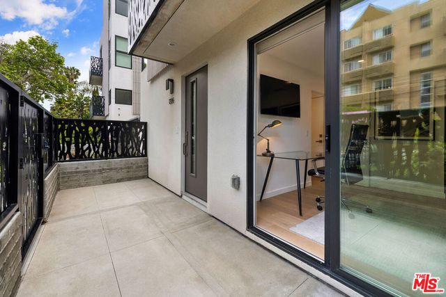 1228 N Sycamore Avenue, Los Angeles, CA 90038