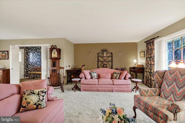 2601 READING BLVD, West Lawn, PA 19609