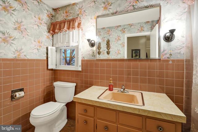 2601 READING BLVD, West Lawn, PA 19609