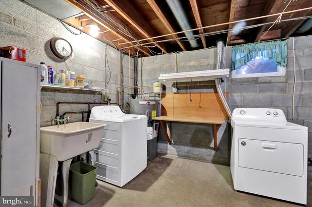 2601 READING BLVD, West Lawn, PA 19609