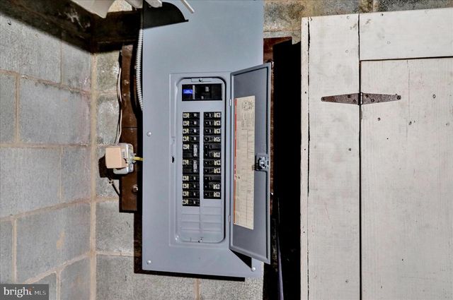 2601 READING BLVD, West Lawn, PA 19609