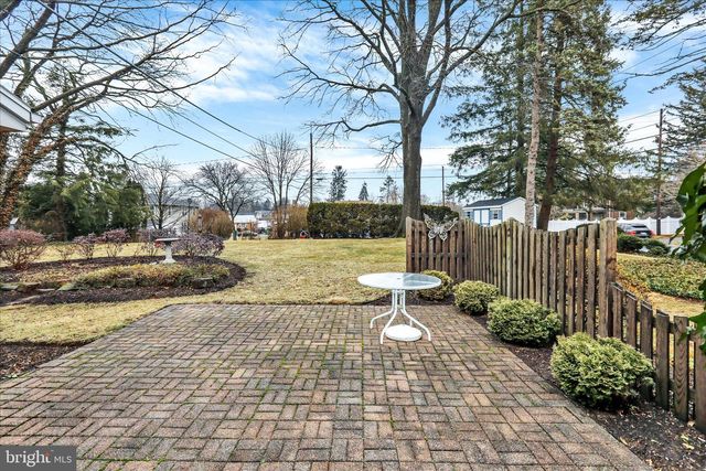 2601 READING BLVD, West Lawn, PA 19609